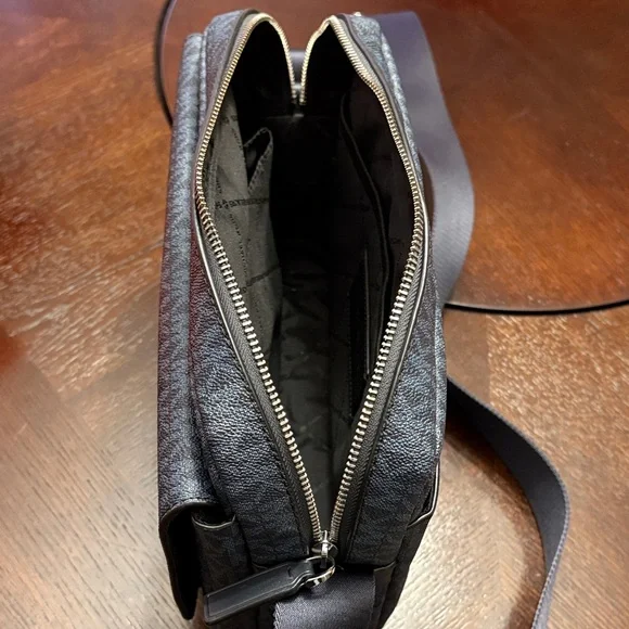 Michael Kors Navy Belt Bag - Picture 4 of 4